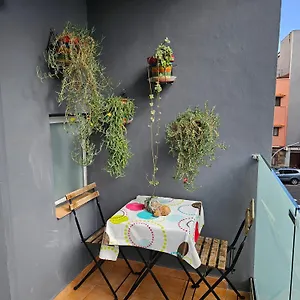 https://kekas-guesthouse.in-canary-islands.com